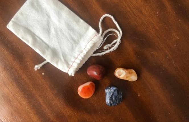 Can You Carry Crystals In Your Pocket? And How To Do It?